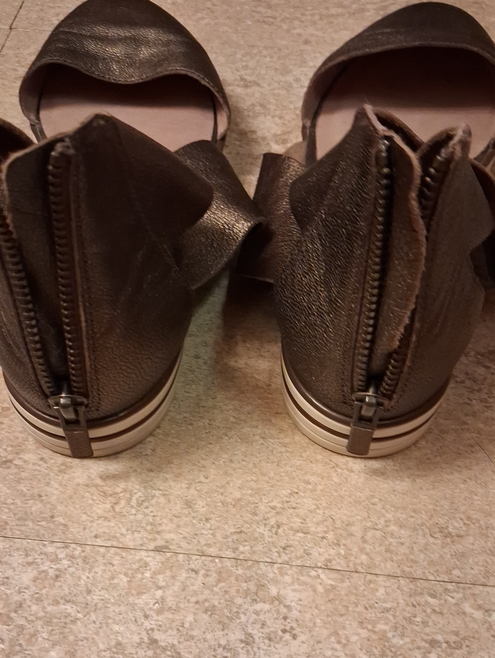 Eileen Fisher Metallic Bronze Cross-Strap Flats - Picture 4 of 4
